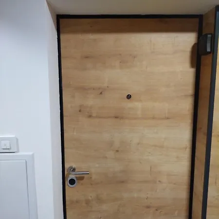 The Golden 7 - Near Center & Free Parking - Apartment Skopje